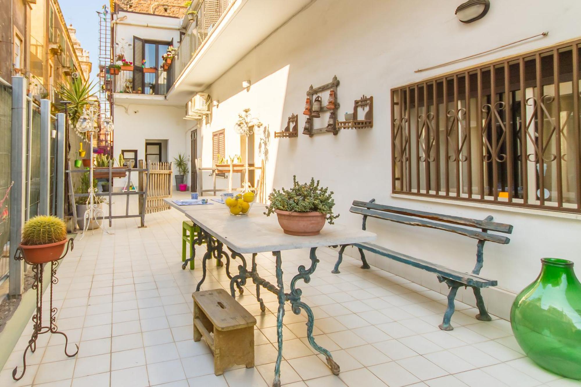 Arte House In The Historical Catania - Happy Rentals Exterior photo